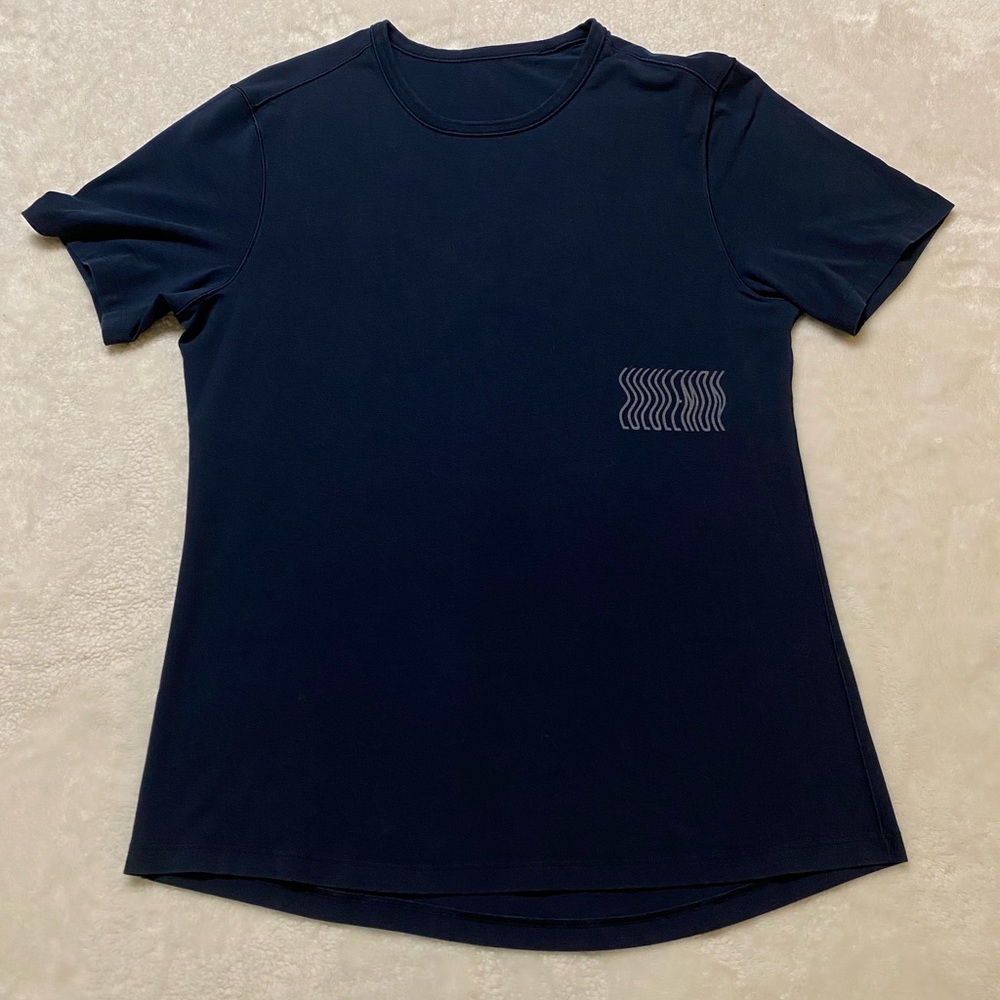 Lululemon shirt size: Small